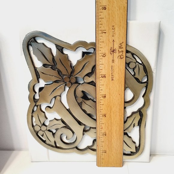 Vintage Avon Brass, Footed Trivet & Wall Hanging "JOY" with Christmas Holly - Picture 6 of 9